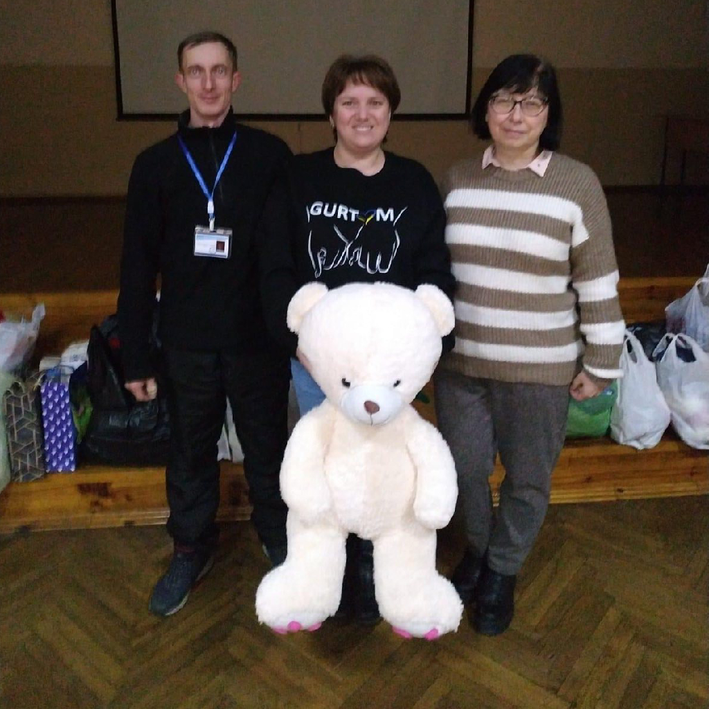 Продовжуємо калейдоскоп звітів по збору подарунків для діток