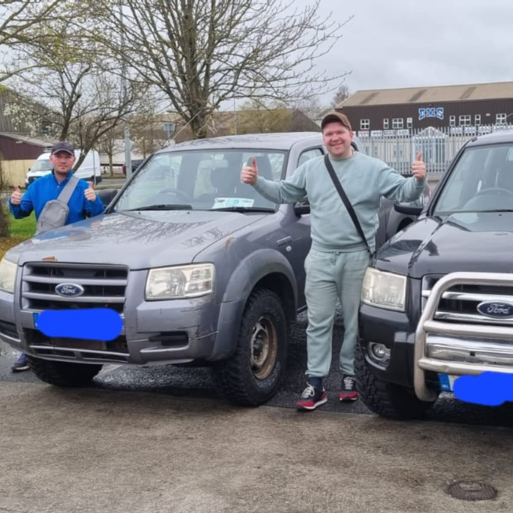 Ще два пікапи розпочинають свою подорож сьогодні з Ірландії до України