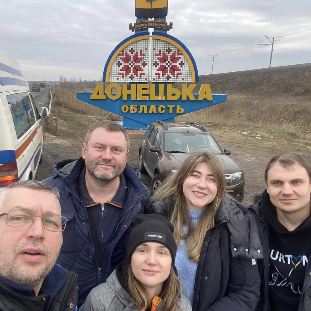 Карета швидкої допомоги, яка була відправлена нашим парамедикам- працює та допомагає рятувати життя бійцям!