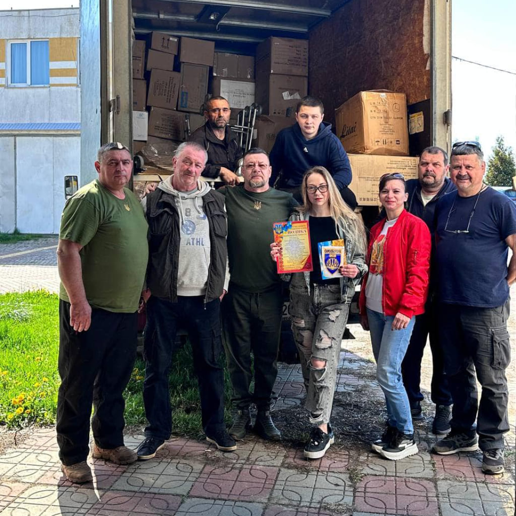 Наші волонтери працюють над закриттям запитів для найбільш вразливих верств населення. 25.04. 2023 р. передали гуманітарну допомогу