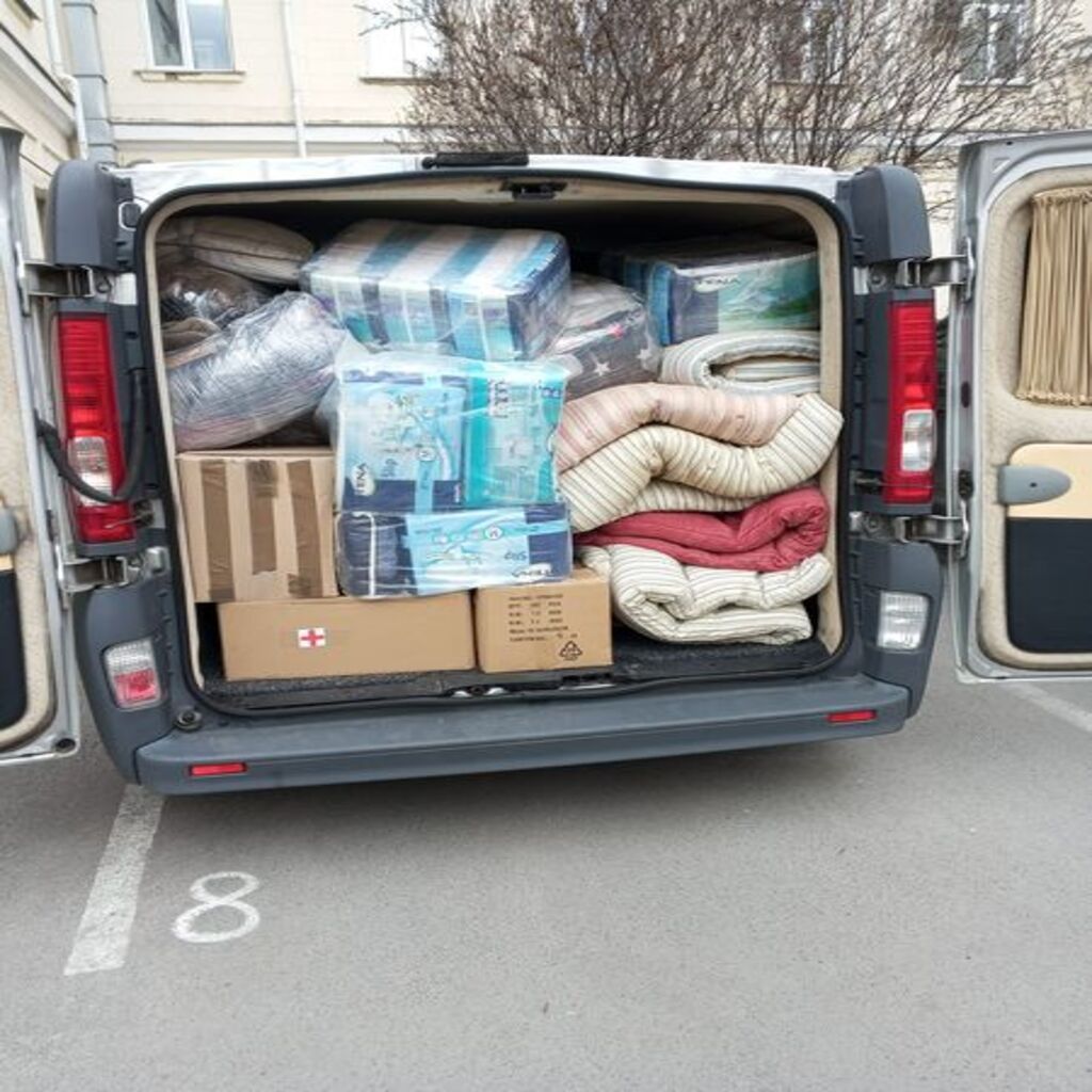 На минулому тижні передали в відділення урології та проктології Київської міської лікарні №18 де наразі проходять оперативне лікування бійці, які отримали важкі поранення в живіт або статеві органи: