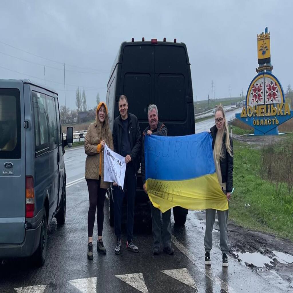 Місто-форпост, де можна зустріти волонтерів з усіх куточків нашої рідної України.