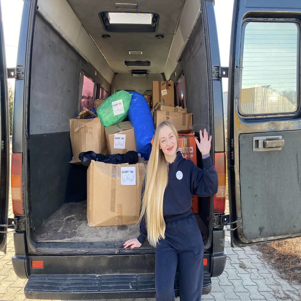 Сьогодні ми від щирого серця вітаємо з Днем Народження нашого керівника «Гуманітарного проекту», волонтера, патріотку, чудову маму та жінку Бялик Аліну!