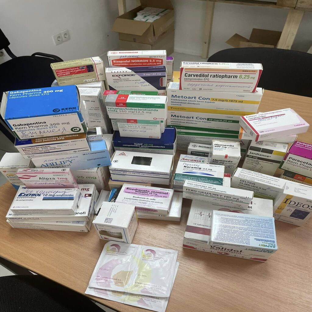 Рідна Стежка , завдяки нашим друзям,  отримала невелику партію допомоги, яку можемо надати вам: