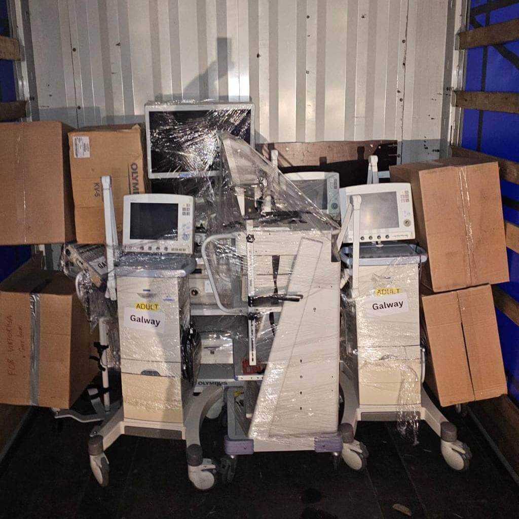 Прийняли сьогодні ще одну фуру з гуманітарною допомогою з Ірландії.