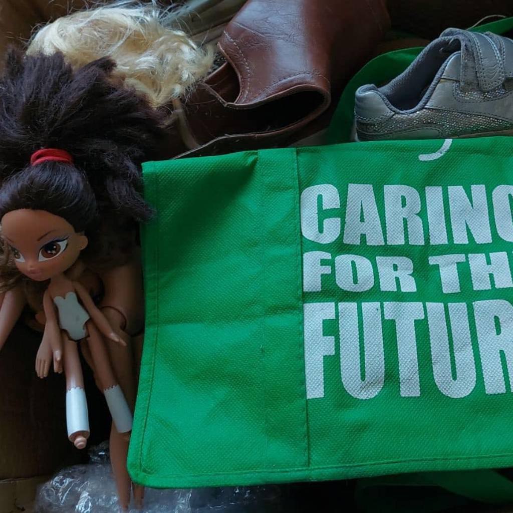 Отримали вантаж з одягом, підгузниками та іграшками для дітей￼