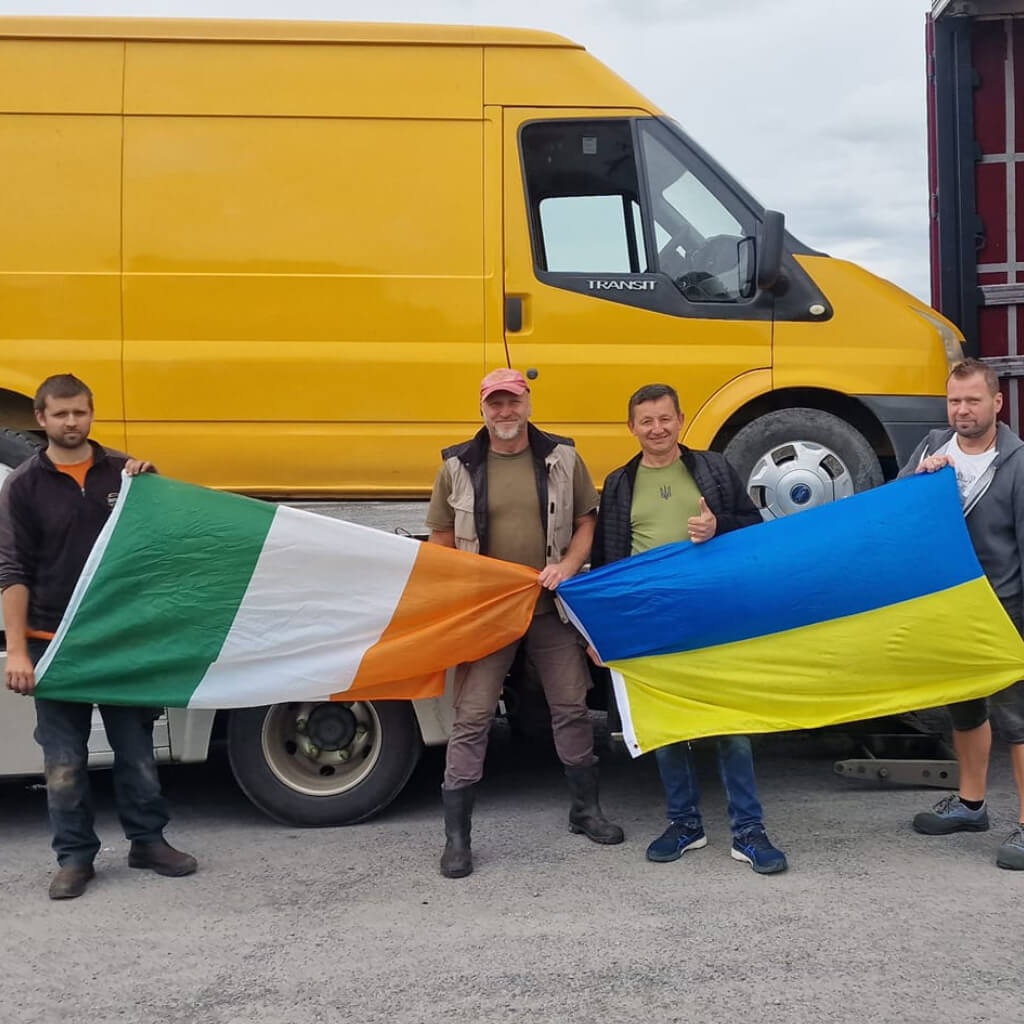 Наші волонтери в газеті The Anglo-Celt від 27.09.2023