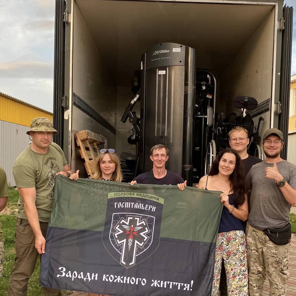 Мали змогу познайомитись і ми , раді  зустрічі, яку провели з користю для наших захисників: