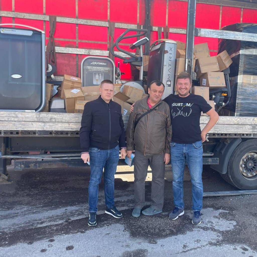 Сьогодні доставили у Львів фуру з гуманітарною допомогою з Ірландії.