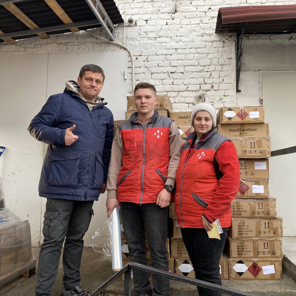 Відправили антисептичні засоби нашим Захисникам на передову – Східний напрямок та Південний.