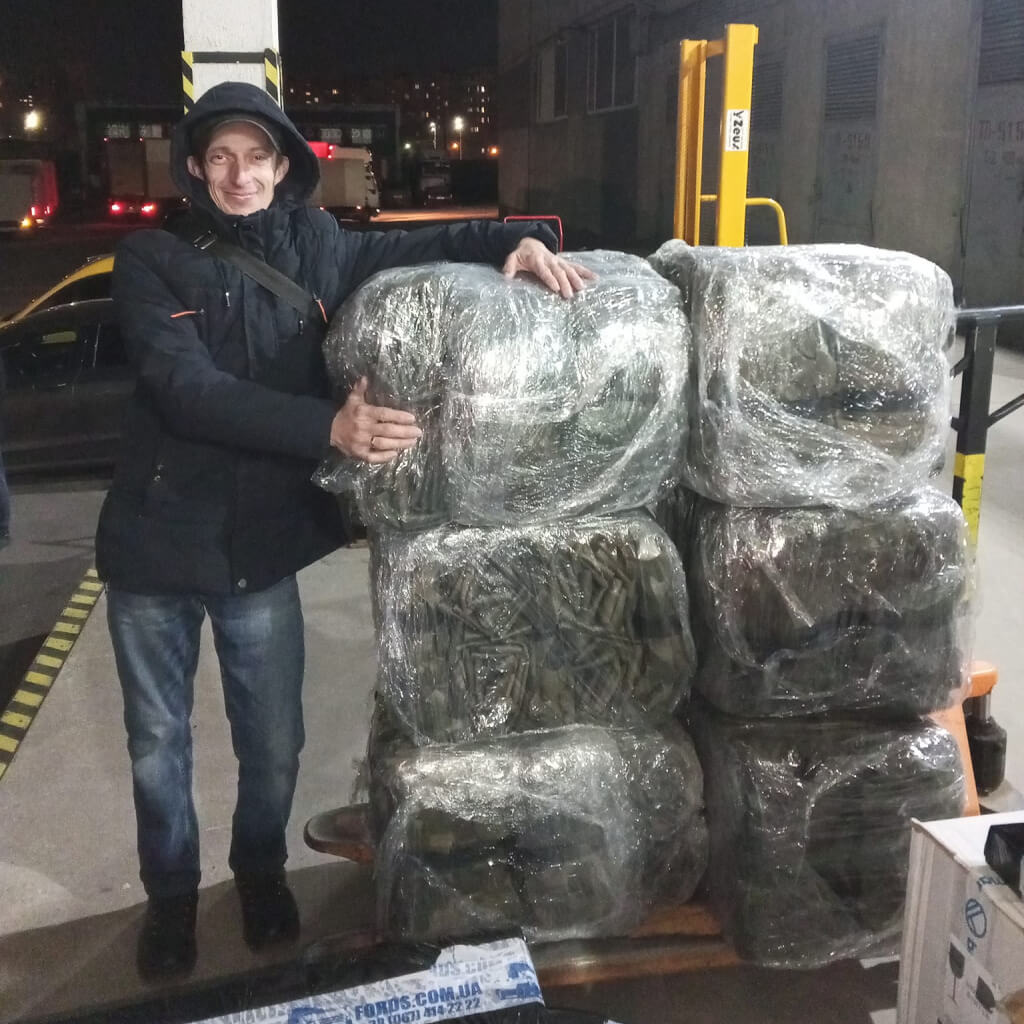 Отримали матеріал для виготовлення маскувальних сіток.