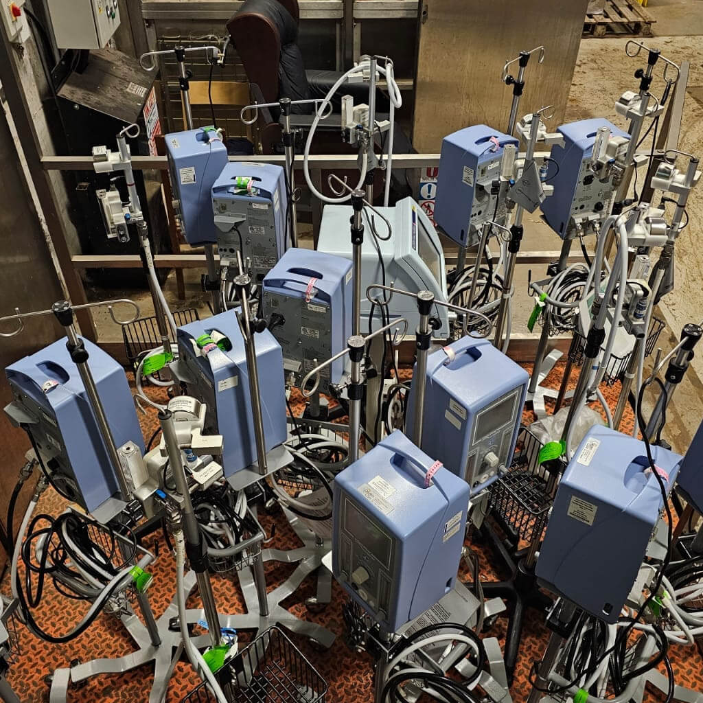 Наша безмежна подяка HSE Ireland за донат величезної кількості медичного обладнання.