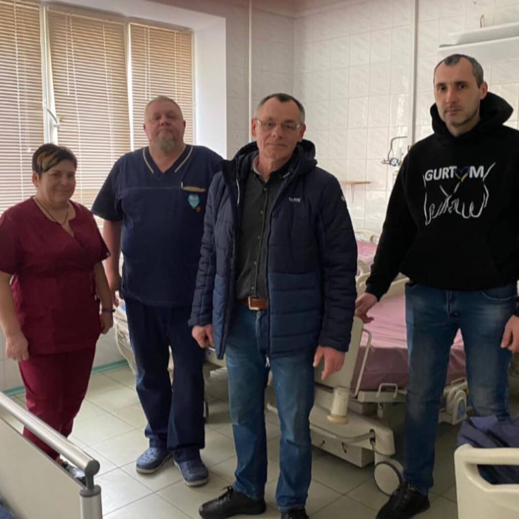 Передали до Львівської  обласної клінічної  лікарні для забезпечення потреб відділення реанімації медичні функціональні ліжка з матрацами в кількості 5 шт.