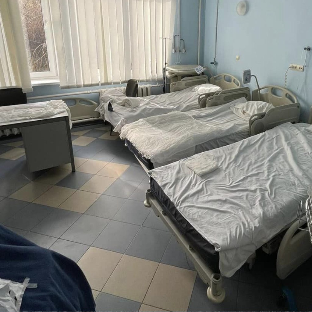 Передали до Військово-медичного клінічного госпіталю західного регіону у відділення реанімації функціональні медичні ліжка та матраци до них 9 шт.
