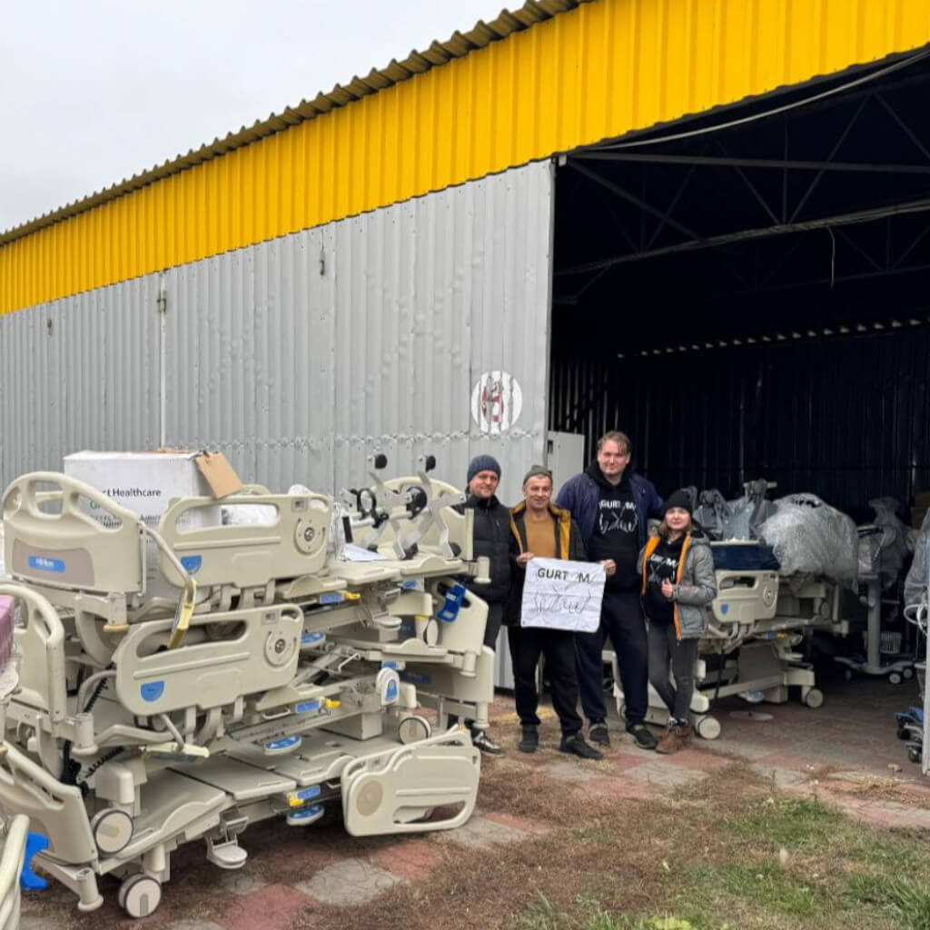 Ще одна фура з благодійною допомогою з Ірландії, прибула в Україну.