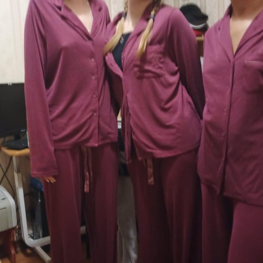 Передали родині військовослужбовця піжамні комплекти.