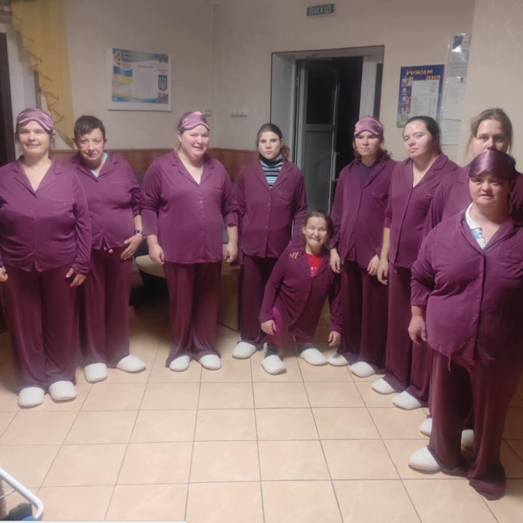 Пугачівський психоневрологічний інтернат отримав нові піжамні комплекти для дівчат.