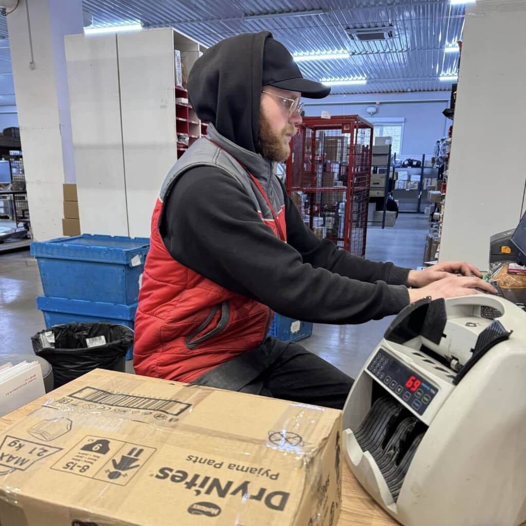 Ще одна посилка для парамедиків, що також знаходяться на Східному напрямку.