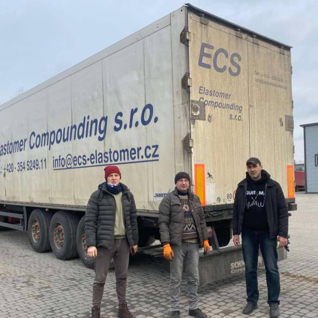 + 1 фура  ￼ з гуманітарною допомогою прибула в Україну м. Львів.