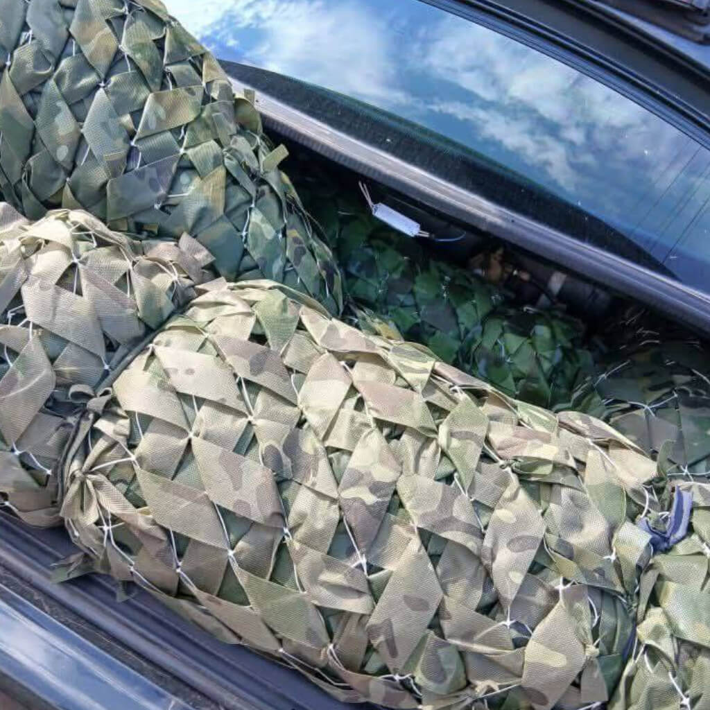 Передали для потреб захисників на Сумському напрямку маскувальні сітки. ￼