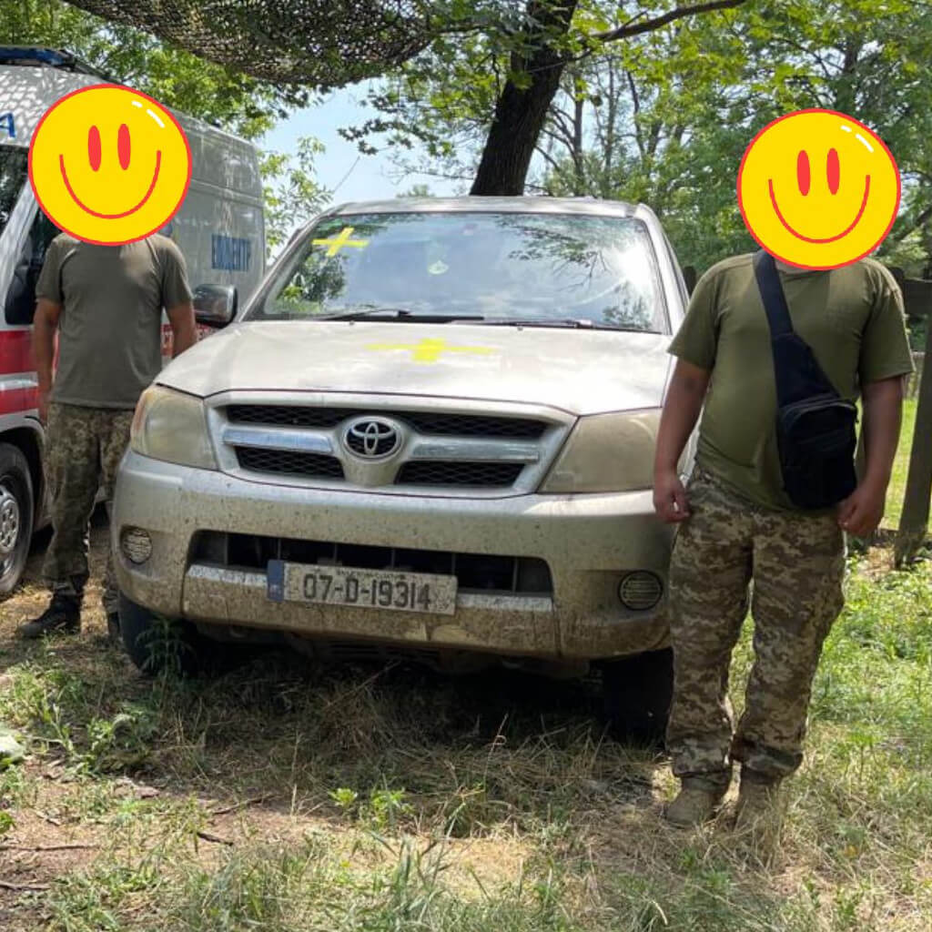 Авто вже працює, та допомагає швидко евакуювати поранених до найблищого стабпункту.