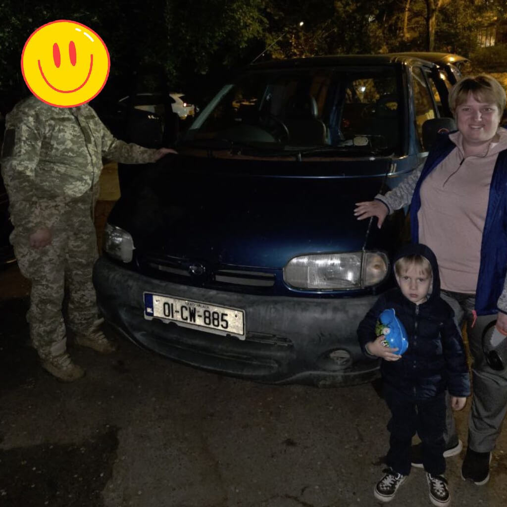 На Покровський напрямок передали міні-бус  для наших Захисників!