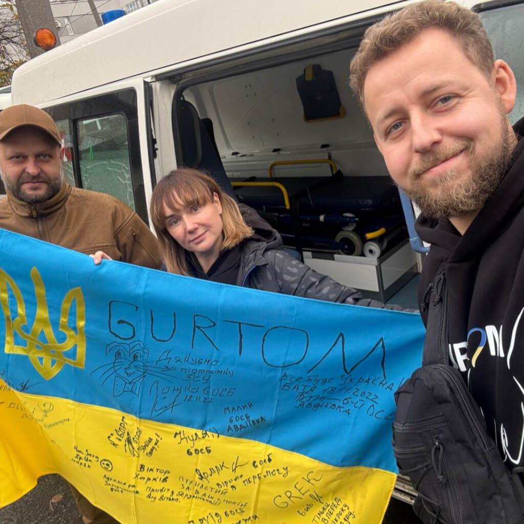 Ще одну карету швидкої допомоги доставили у фронтове місто.