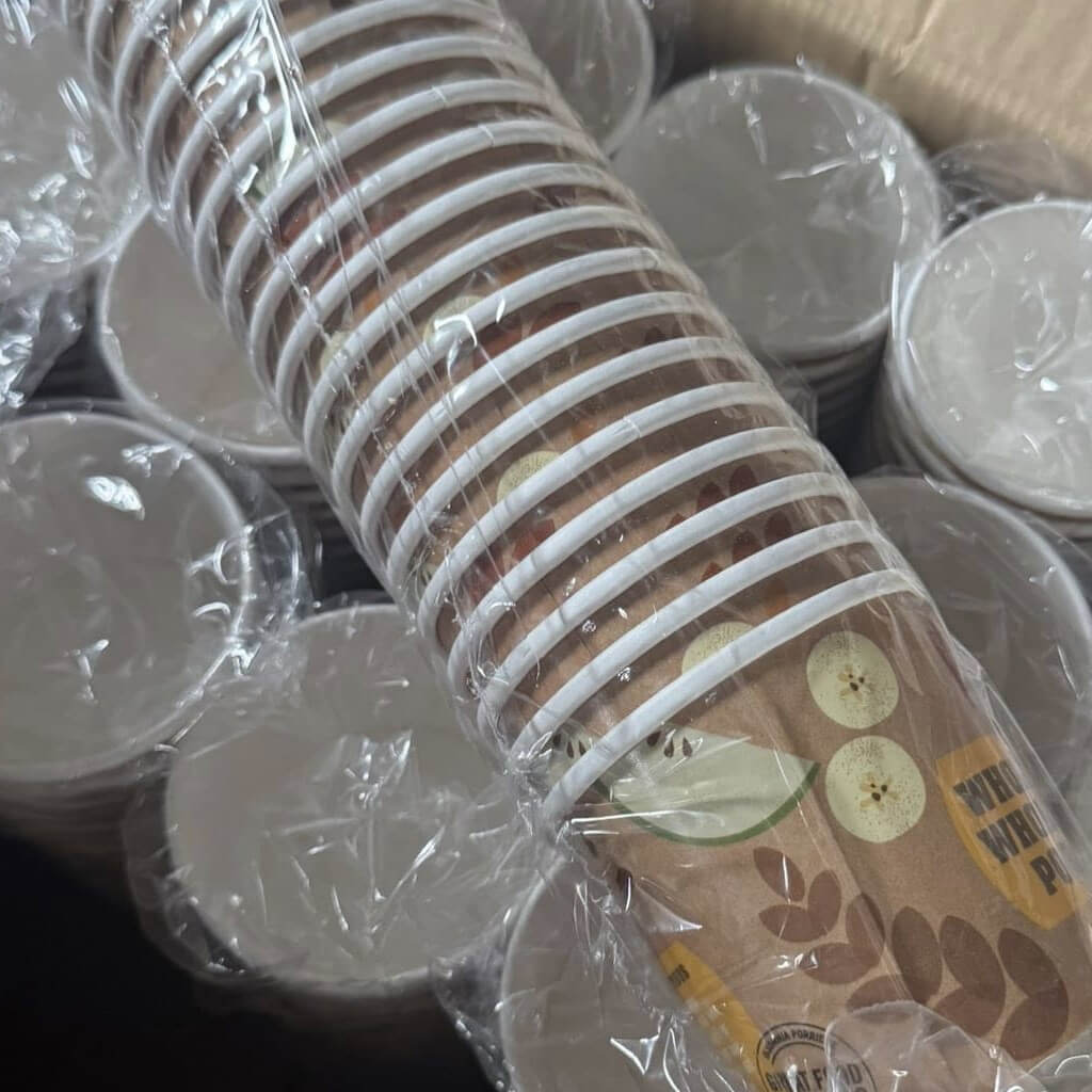 Передали для потреб військовослужбовців одноразовий посуд.