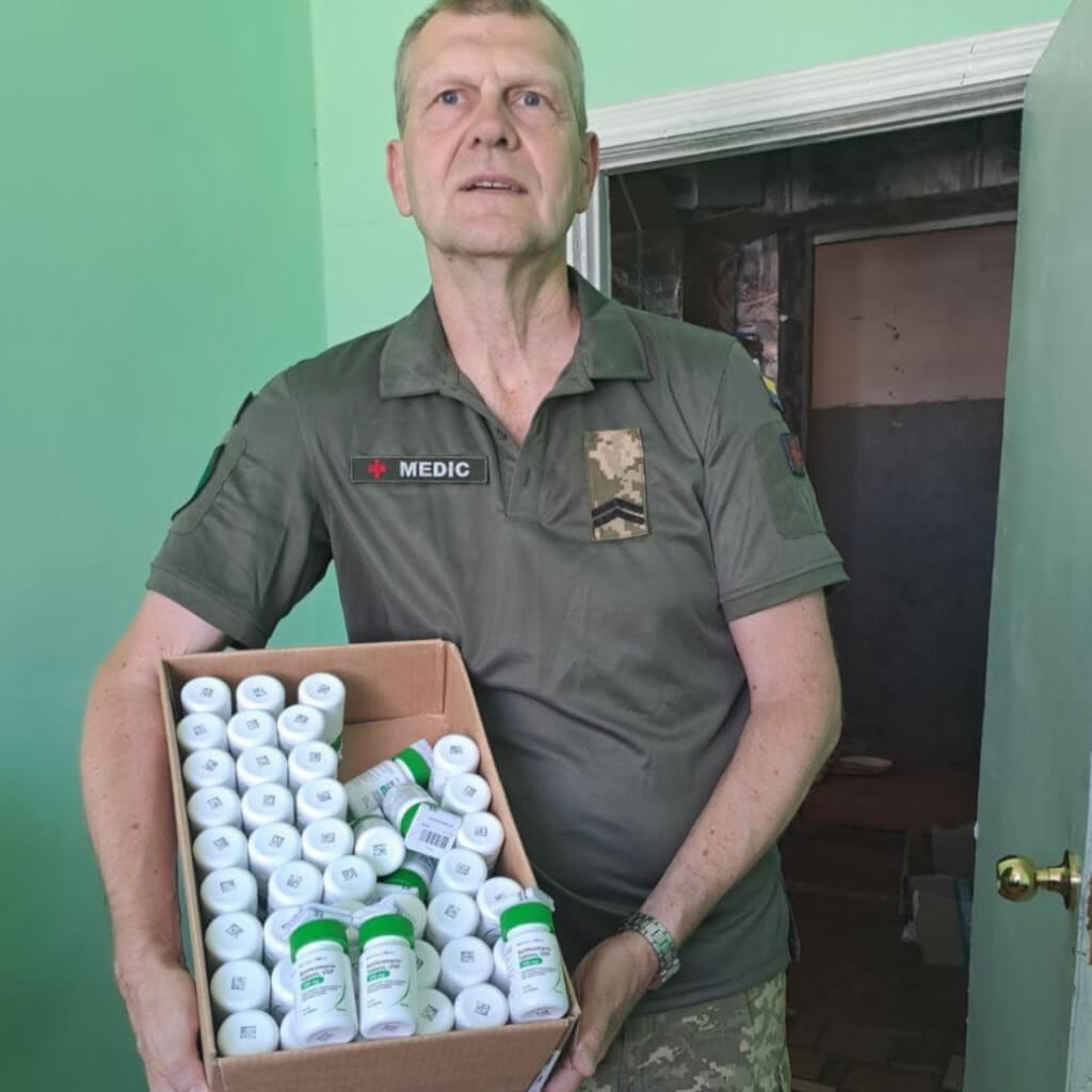 Передали до медичних пунктів, що знаходяться на Донецькому напрямку  медикаменти різного призначення.