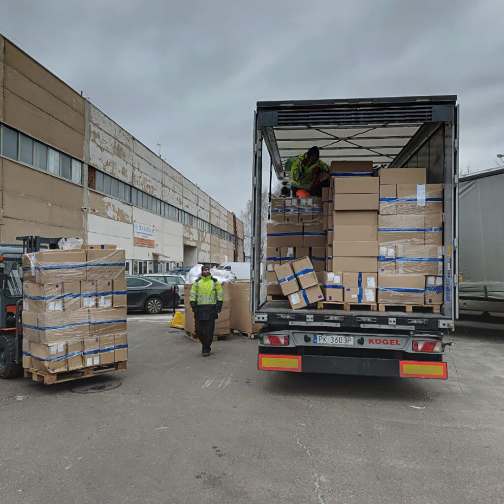 Напередодні Нового року прийняли фуру з гуманітарною допомогою різного призначення з Ірландії на складі у Перемишлі.