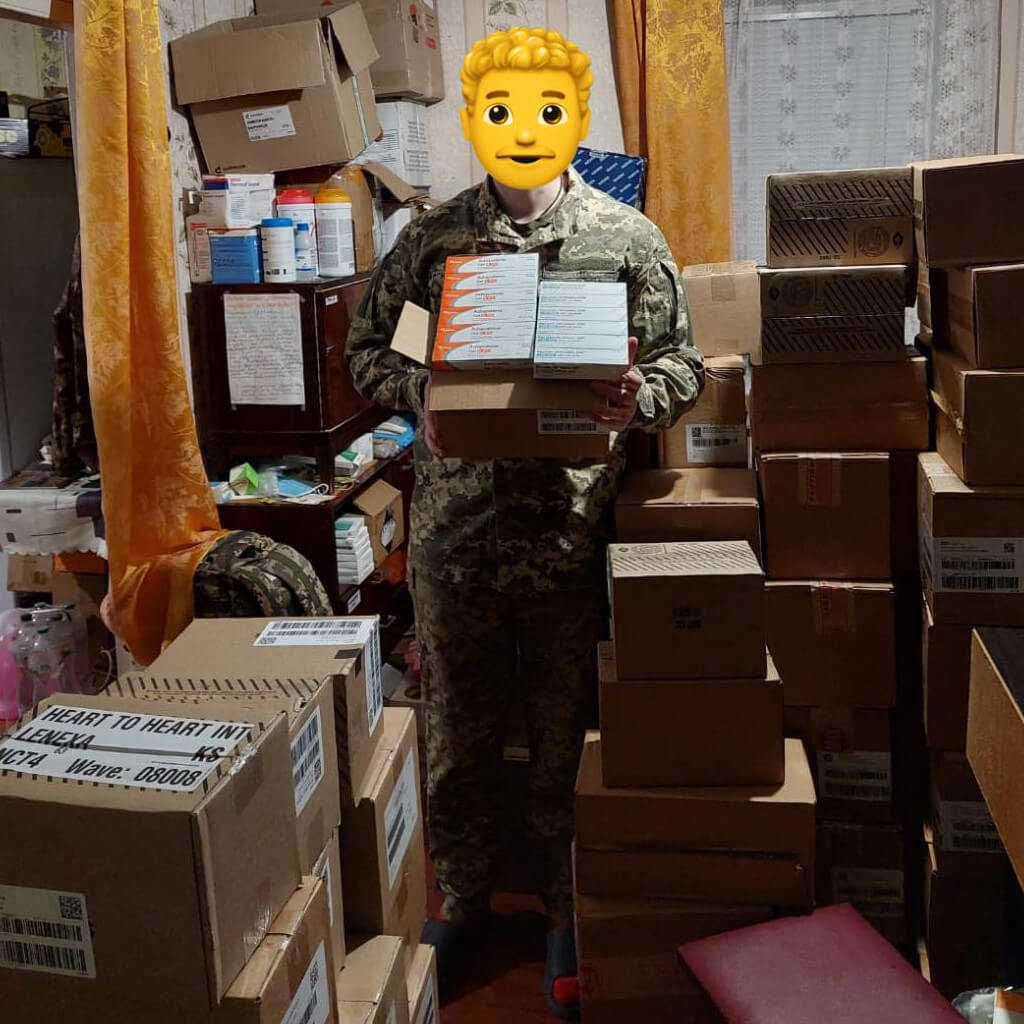 Відправили медикаменти для парамедиків.