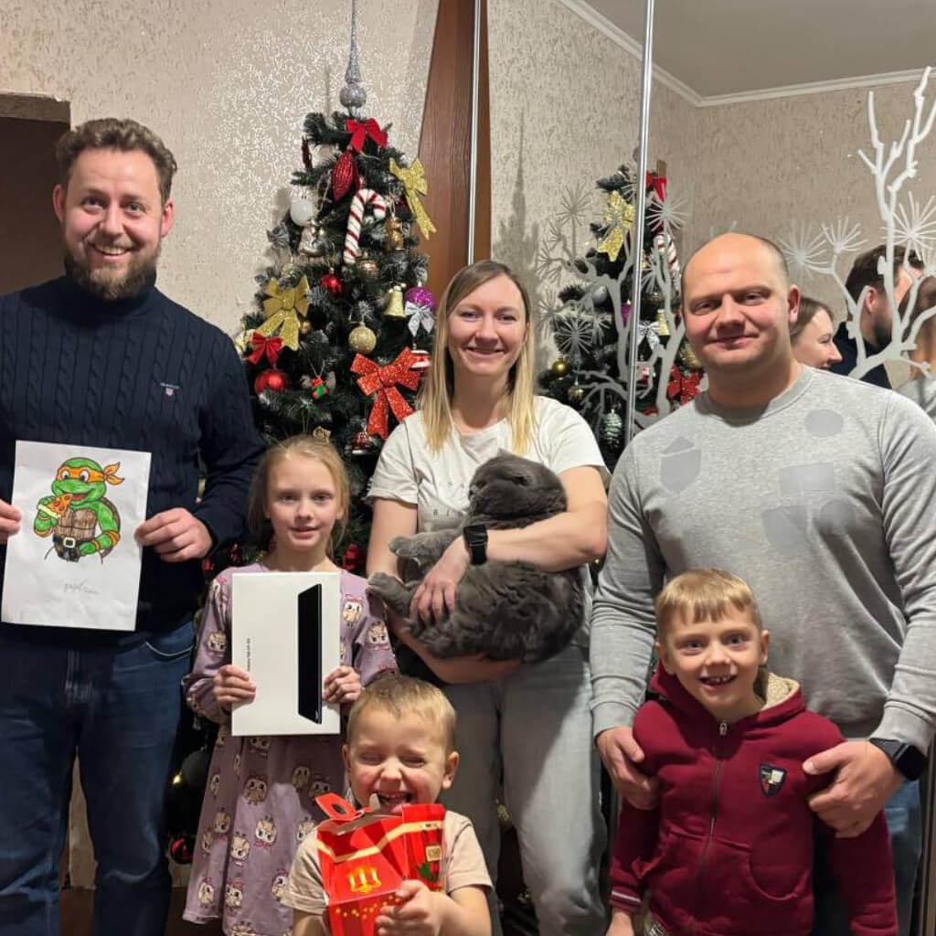 Привітали зі святами діток наших Захисників.