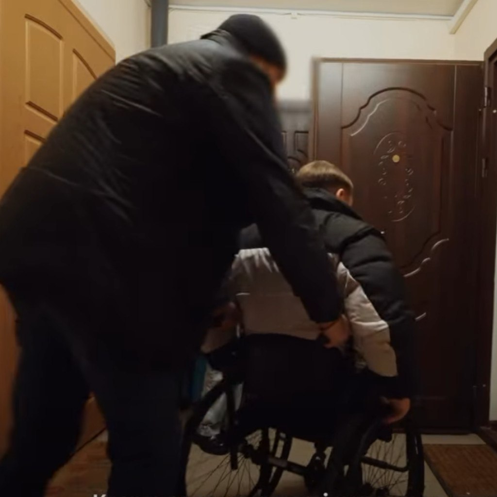 Нещодавно ми передали квартиру ветерану Сил спеціальних операцій України – Дмитрію Красновському.